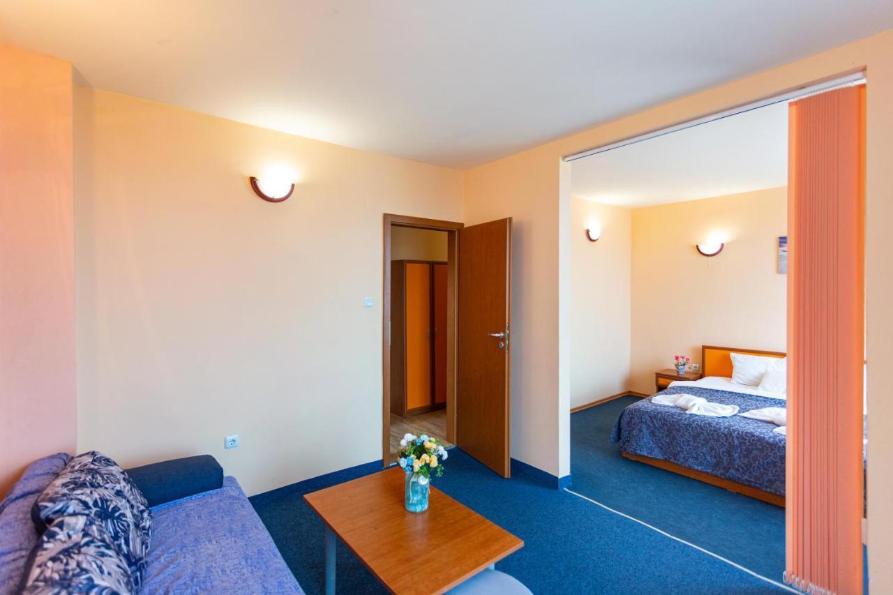 Family Hotel Jemelly Obzor Exterior foto