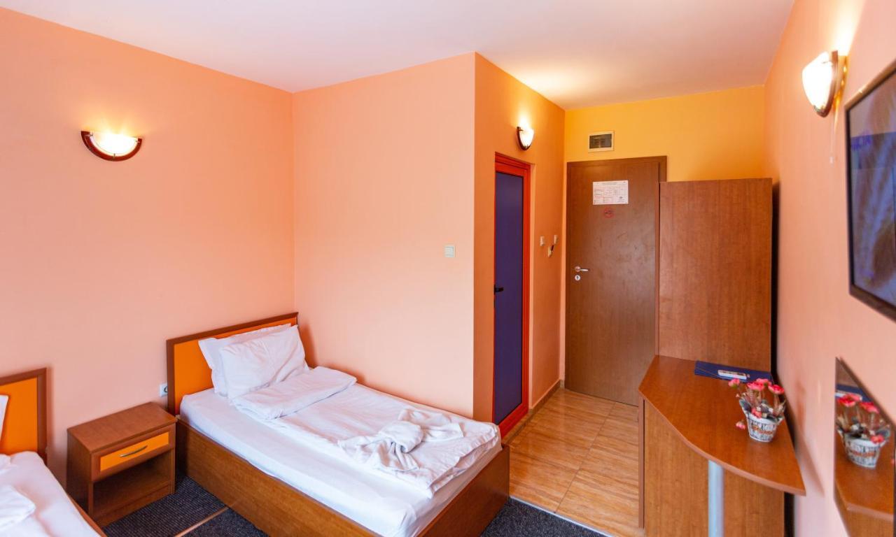 Family Hotel Jemelly Obzor Exterior foto