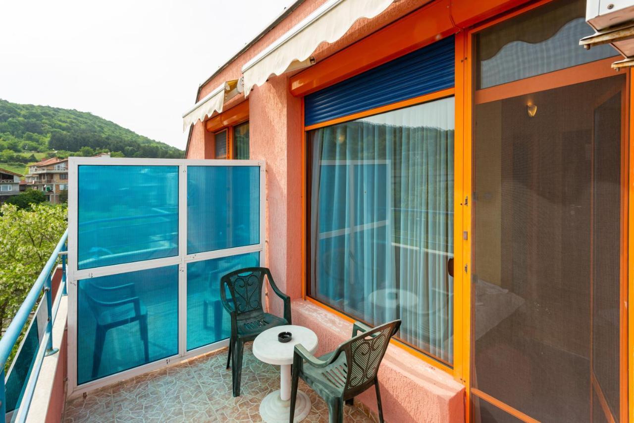 Family Hotel Jemelly Obzor Exterior foto